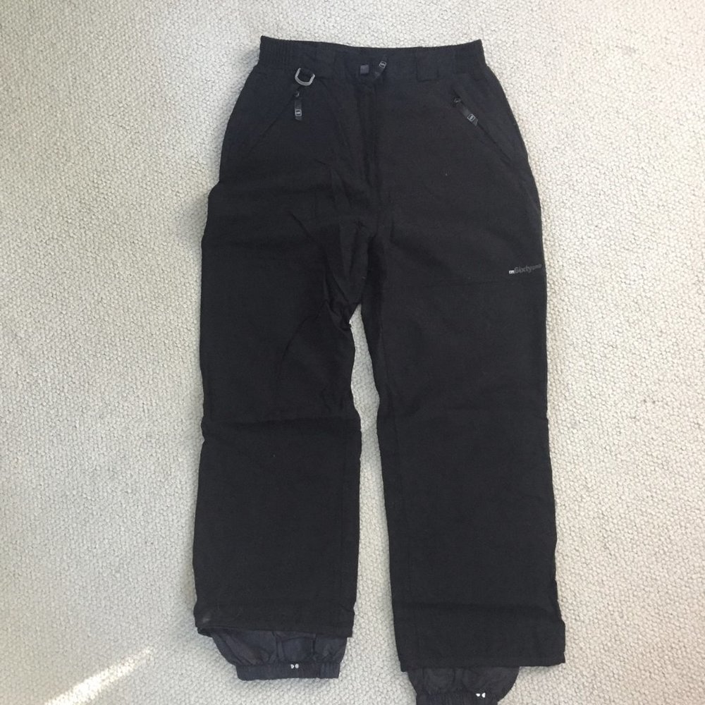 Ski pants with gaitors